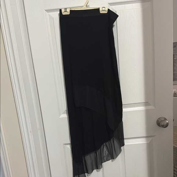 BCBGMaxAzria Dresses & Skirts - BCBGMaxAzria Black Layered Midi Skirt
